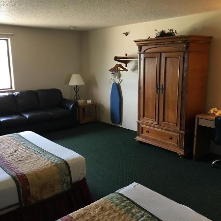 Cassville Four Seasons Inn & Suites Exterior foto